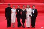 Красная дорожка 48-го ММКФ: все звёзды церемонии закрытия в специальном фоторепортаже
